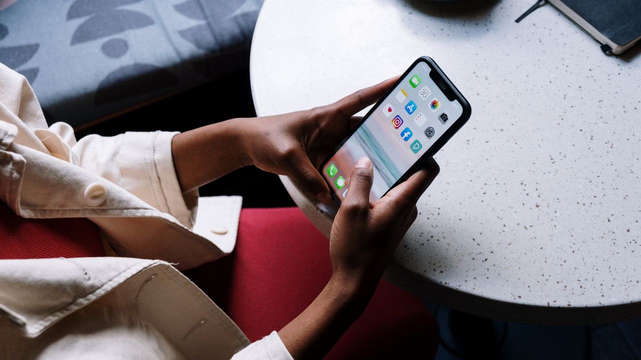 Limitare un amico su Facebook o Messenger: come funziona?