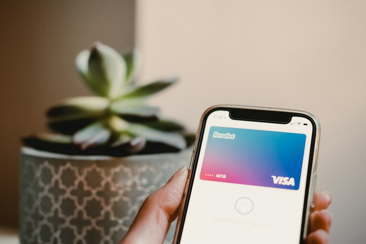 Revolut e la sua espansione mobile: una sfida per gli operatori tradizionali?